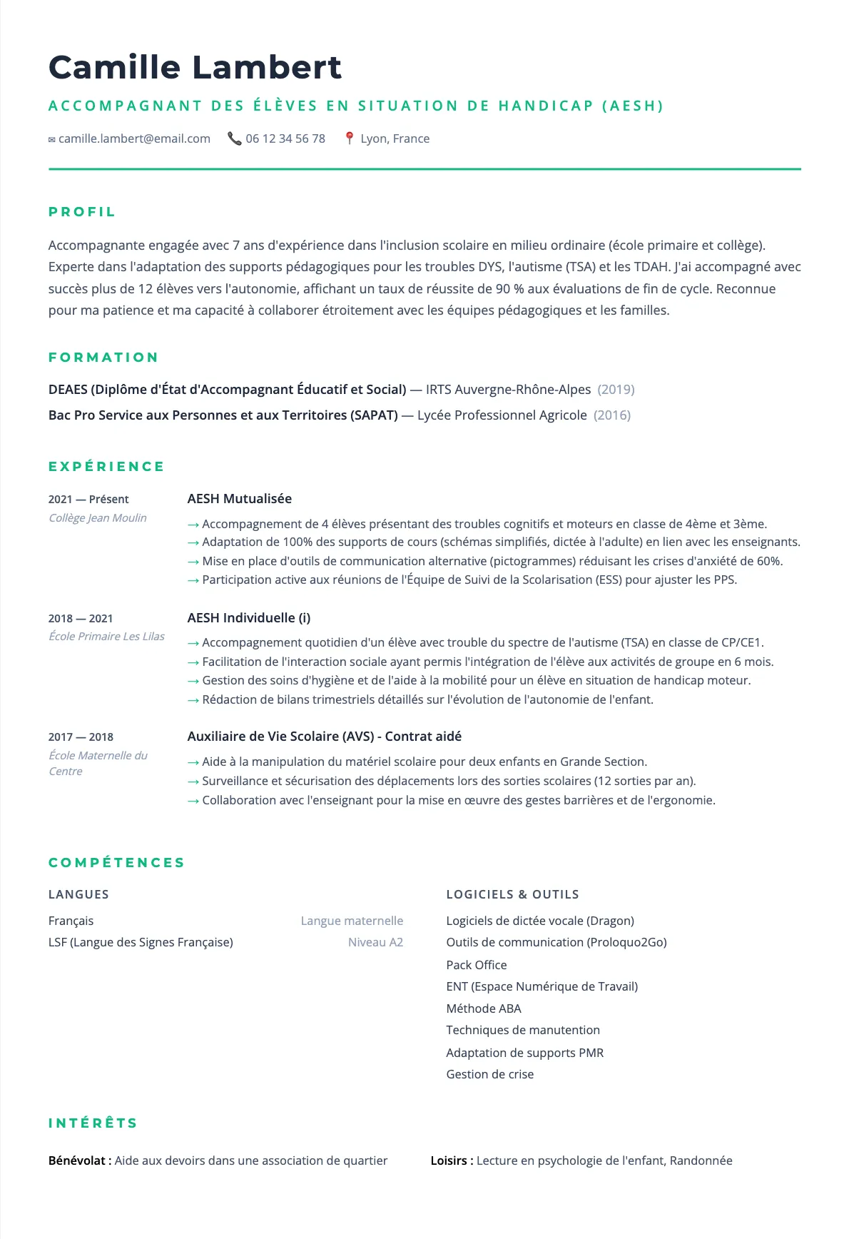 Exemple de CV Accompagnant des Élèves en Situation de Handicap (AESH) (modèle minimaliste) créé avec CV Boost
