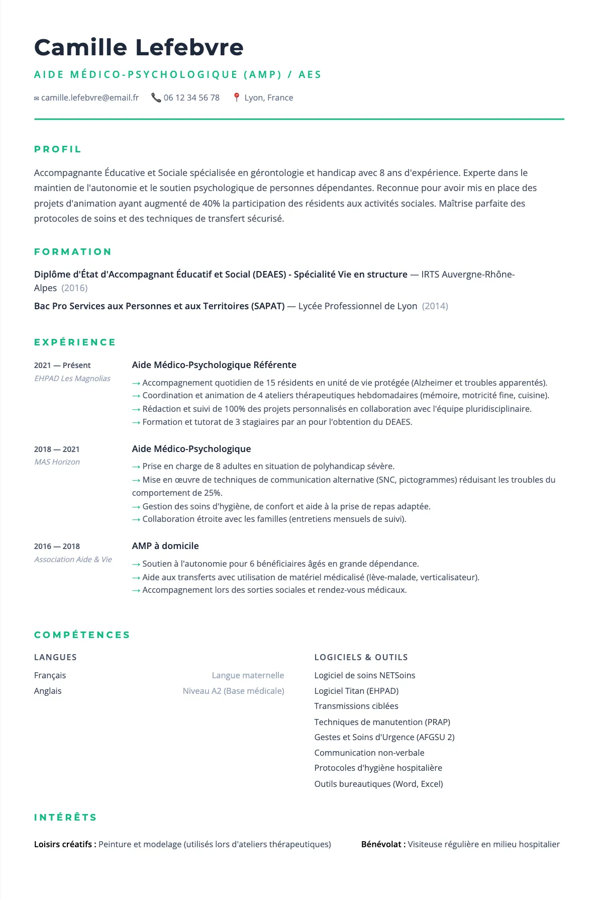 Exemple de CV Aide Médico-Psychologique (AMP) / AES (modèle minimaliste) créé avec CV Boost