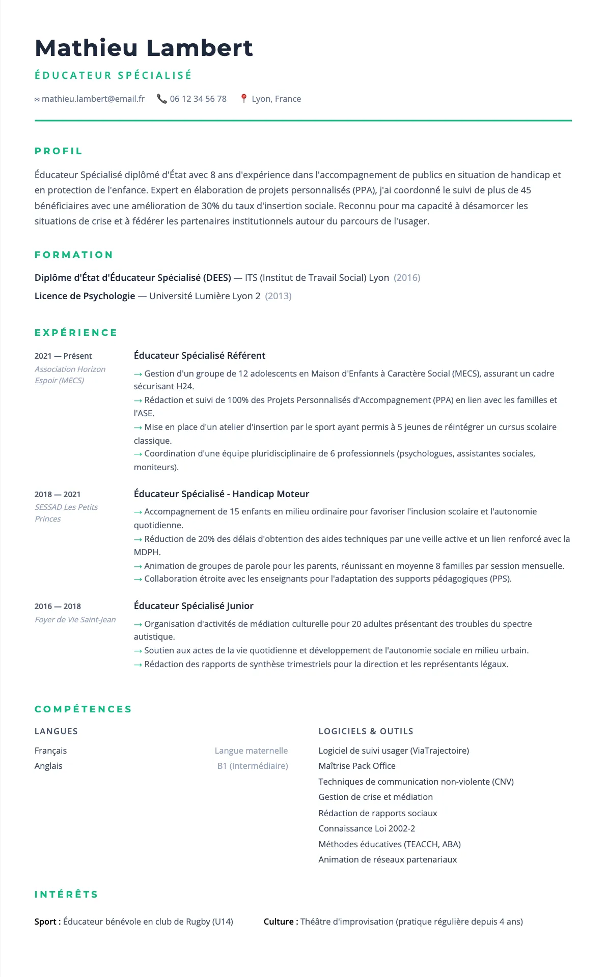 Exemple de CV Éducateur Spécialisé (modèle minimaliste) créé avec CV Boost