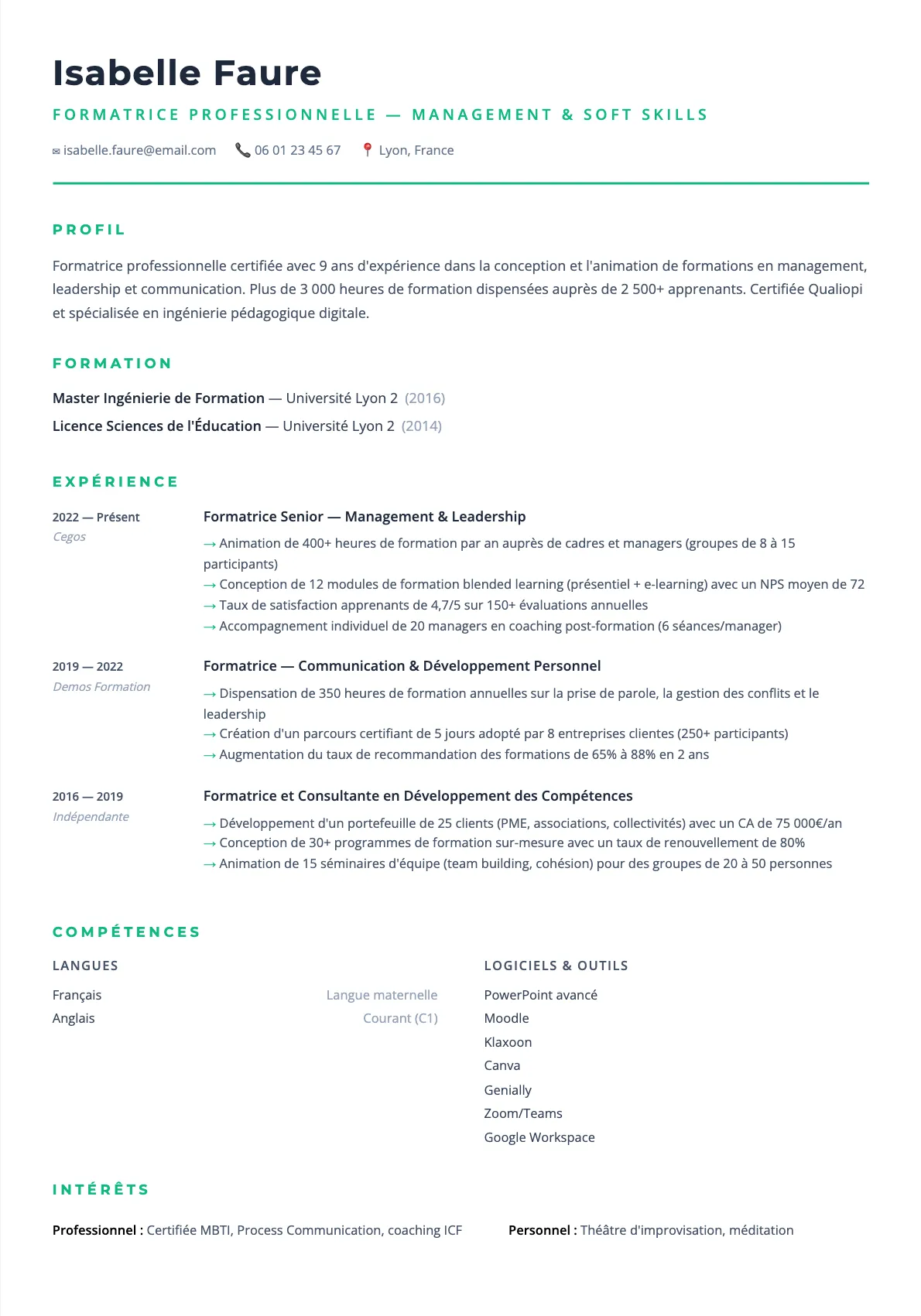 Exemple de CV Formateur Professionnel — Management & Soft Skills (modèle minimaliste) créé avec CV Boost