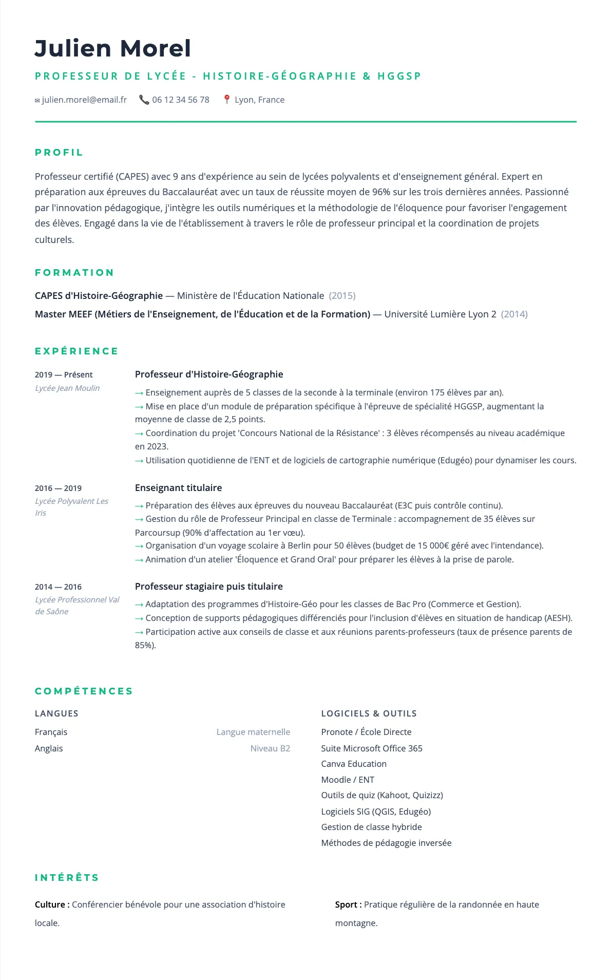 Exemple de CV Professeur de Lycée - Histoire-Géographie & HGGSP (modèle minimaliste) créé avec CV Boost