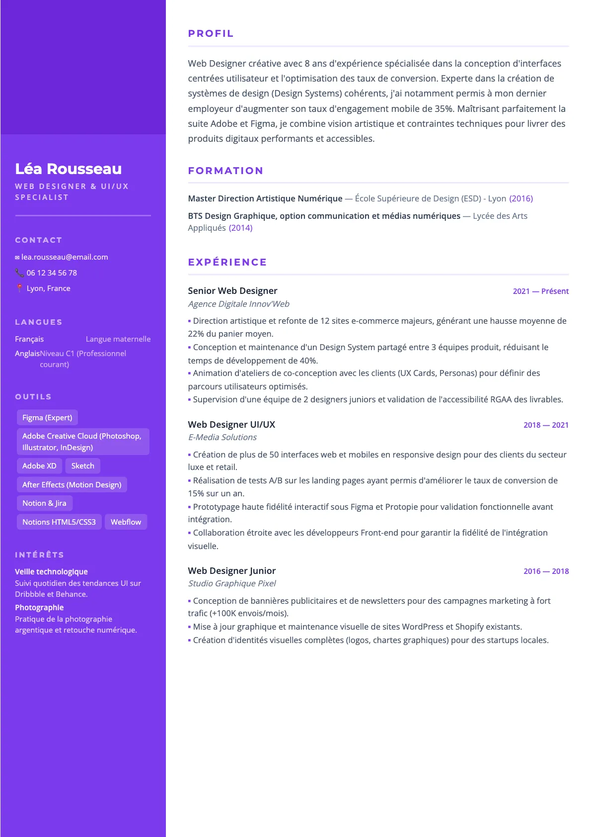 Exemple de CV Web Designer & UI/UX Specialist (modèle creatif) créé avec CV Boost